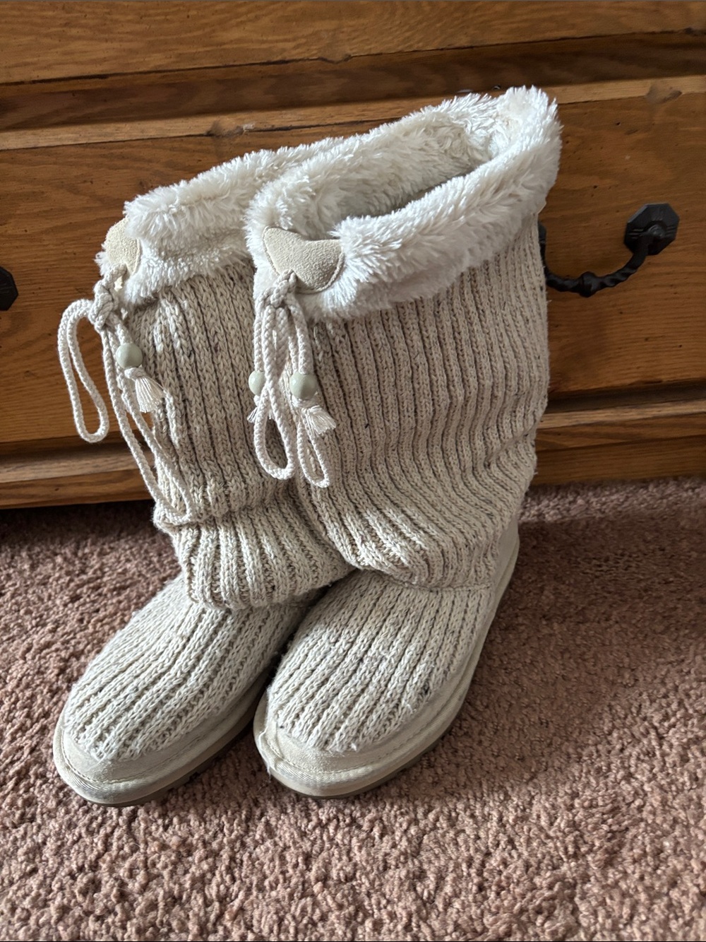 Skechers Women's Cream Knit Faux-Fur Lined  Boots